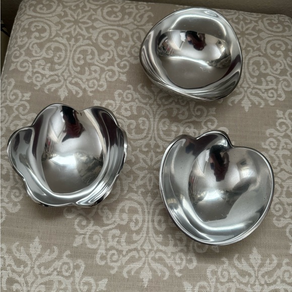 Set Of 3 Different Shaped Pewter Metal Bowls - Picture 2 of 6